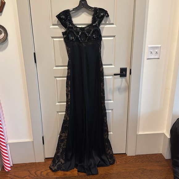 Georges Chakra Custom Black Lace & Sequin Gown - Picture 9 of 11